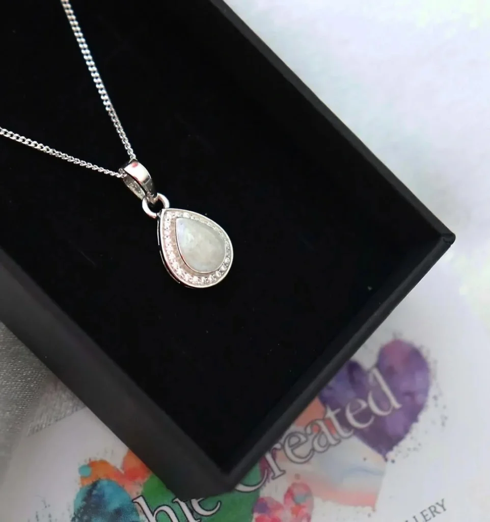 Teardrop Pendant Necklace